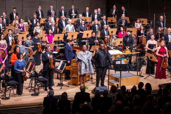 Anthony Parnther conducts the New York Philharmonic's 2025=26 Opening Night Gala with Cécile McLorin Salvant as soloist at David Geffen Hall, 9/25/2025. Photo by Chris Lee
