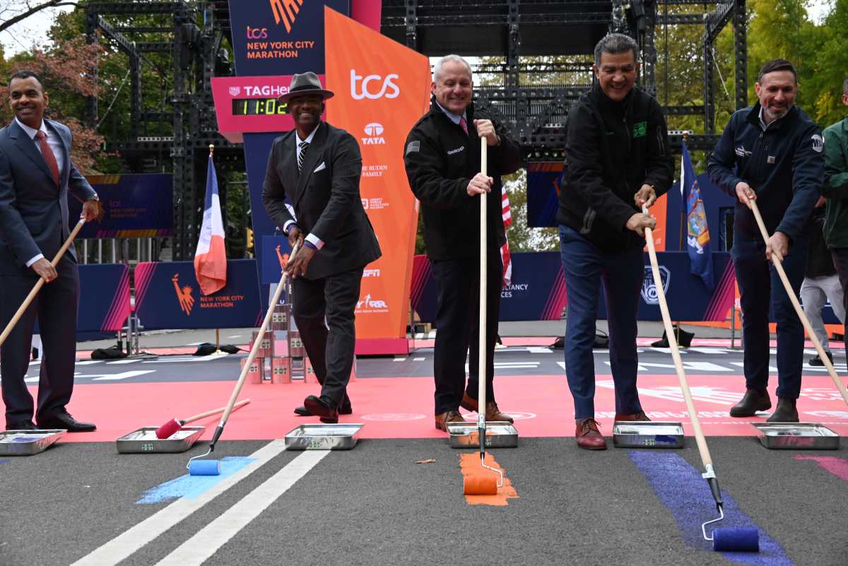 NYC MARATHON: Finish line in Central Park is ready for runners after painting ceremony 5