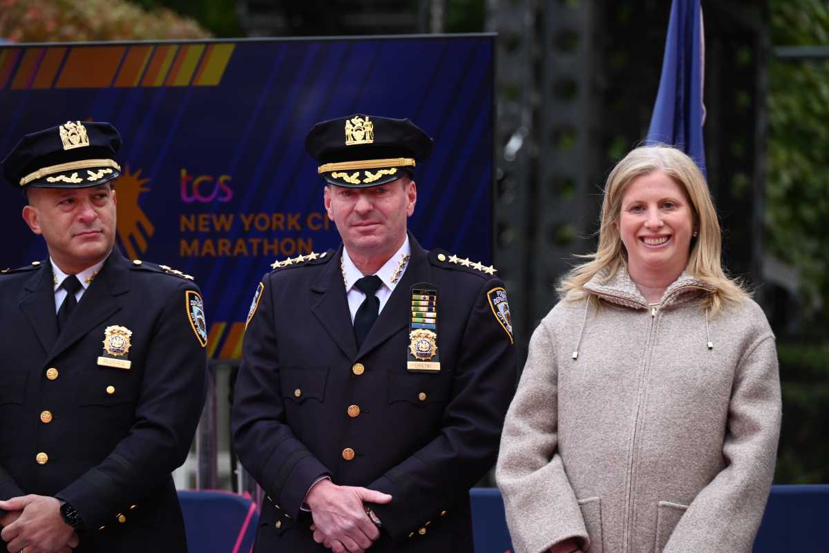 NYC MARATHON: Finish line in Central Park is ready for runners after painting ceremony 4