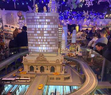 Miniature Grand Central Terminal and MetLife Building as part of New York Transit Museum Train Show