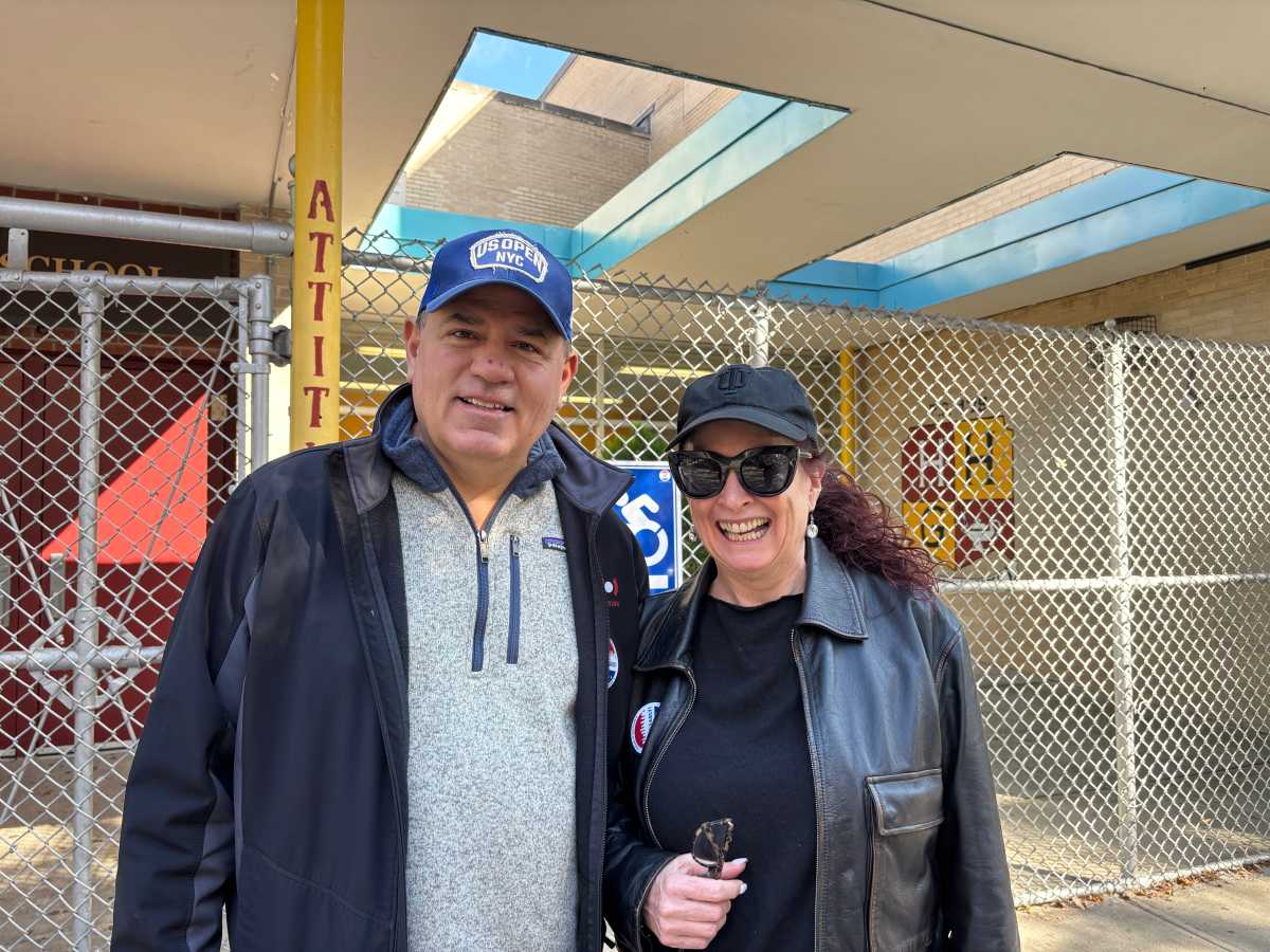 EARLY VOTING: More than 160,000 New Yorkers cast ballots in NYC Mayor's Race this weekend, setting a record pace 1 early voting participants in Manhattan