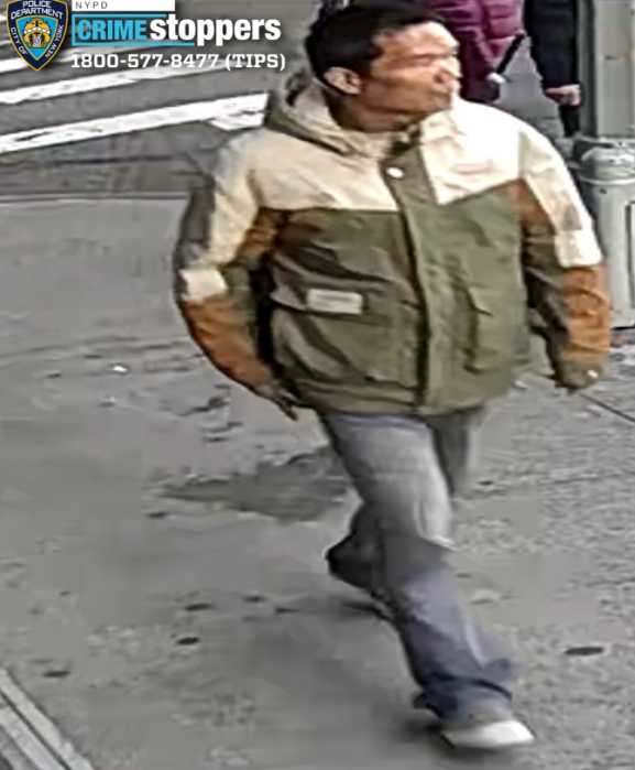 Suspect sought for punching people in Chinatown