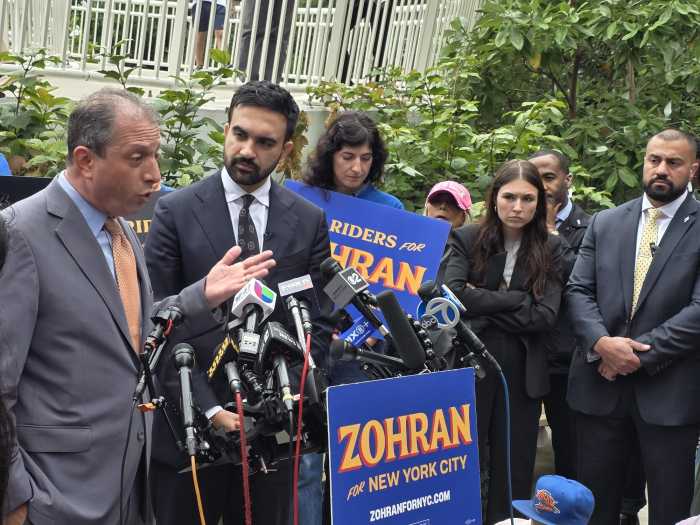 NYC Mayor's Race: Mamdani reiterates call for free buses as advocates say fare-less service will drastically improve reliability 2