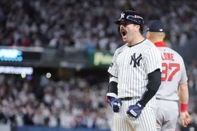 Austin Wells go-ahead single Yankees Red Sox Game 2 ALWC