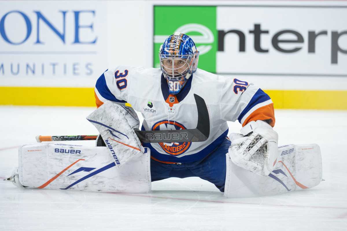 Ilya Sorokin's early inconsistencies continue despite Islanders' win 1 Ilya Sorokin Islanders