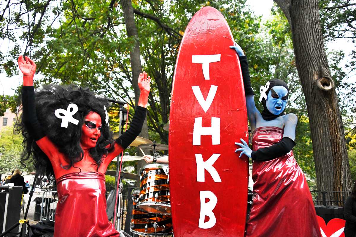 'The Voluptuous Horror of Karen Black' lights up Tompkins Square Park with pre-Halloween punk rock spectacle 7