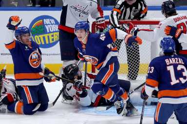 Matthew Schaefer first goal Islanders Capitals home opener
