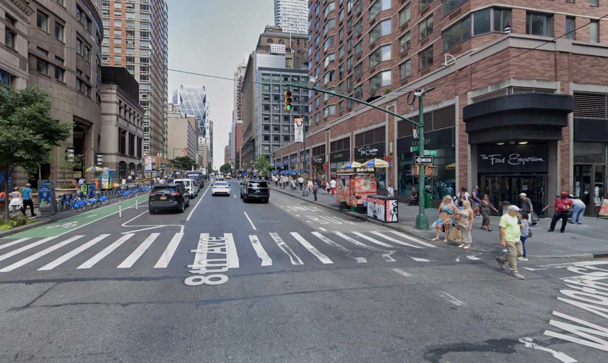 Midtown stabbing: Man wounded in back in apparently random attack 2 scene of Midtown stabbing