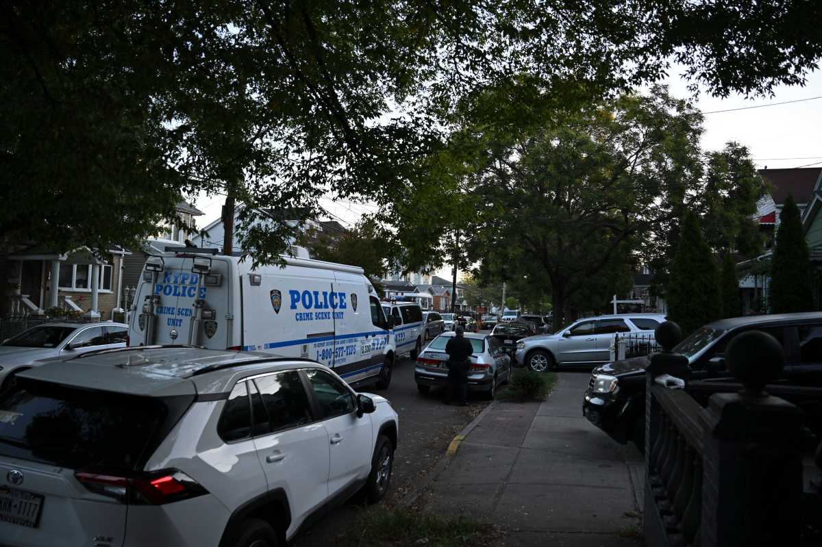 Two men shot dead in Queens in possible murder-suicide: sources 2 police crime scene in queens at possible murder-suicide