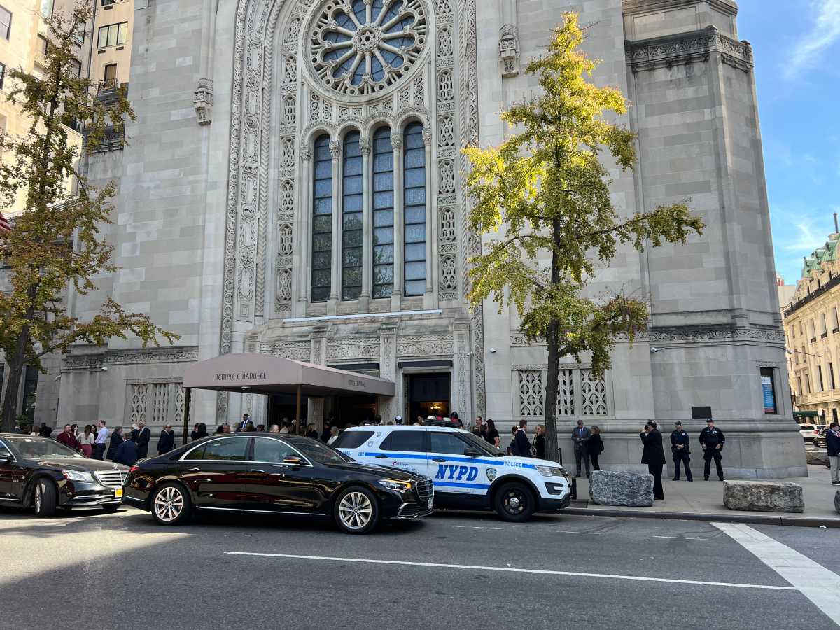 NYPD boosts security at NYC synagogues following Yom Kippur terrorist attack in London | amNewYork