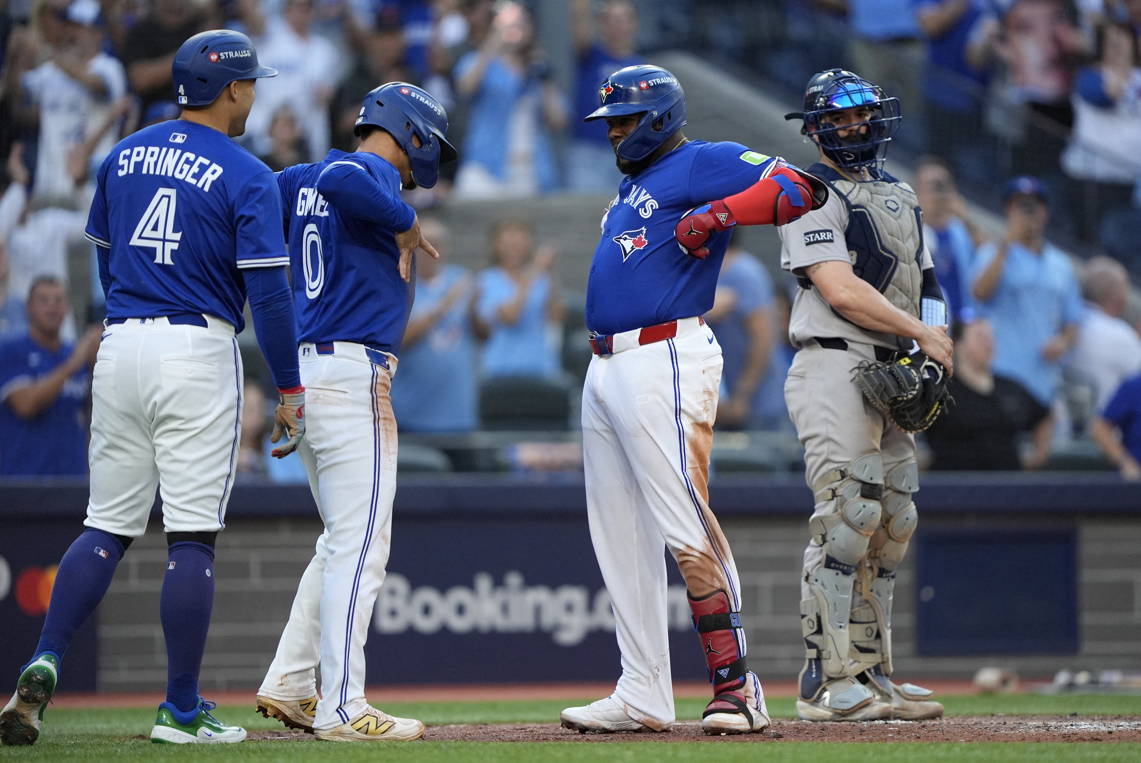 Yesavage's gem, Blue Jays' big bats thump Yankees to take 2-0 ALDS lead 2 Vladimir Guerrero Jr. grand slam Blue Jays Yankees ALDS Game 2