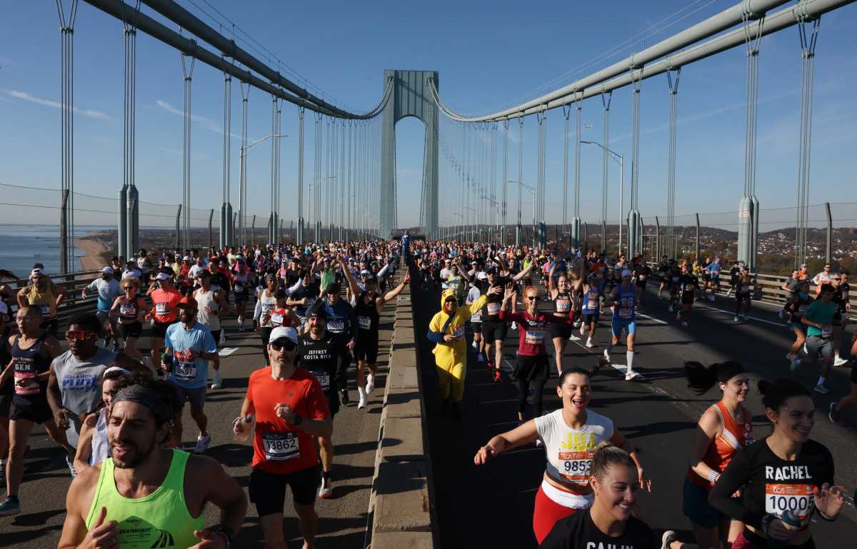 NYC MARATHON: Perfect weather and energized New Yorkers greet 55,000 runners for the great five-borough race 4