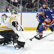 Islanders power play continues its nosedive in 3-1 loss to Bruins 9 Kyle Palmieri Islanders Bruins Swayman