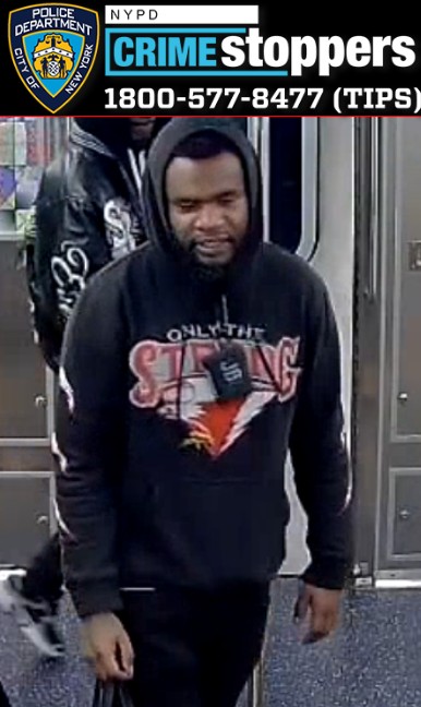 Trio brutally stab man throughout body and head in Brooklyn, hold him down and rob him: cops 4