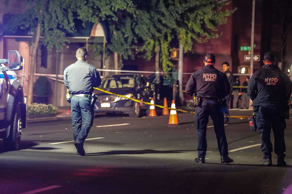 BREAKING: Police shoot and wound allegedly armed man who fired at them on Upper East Side 4