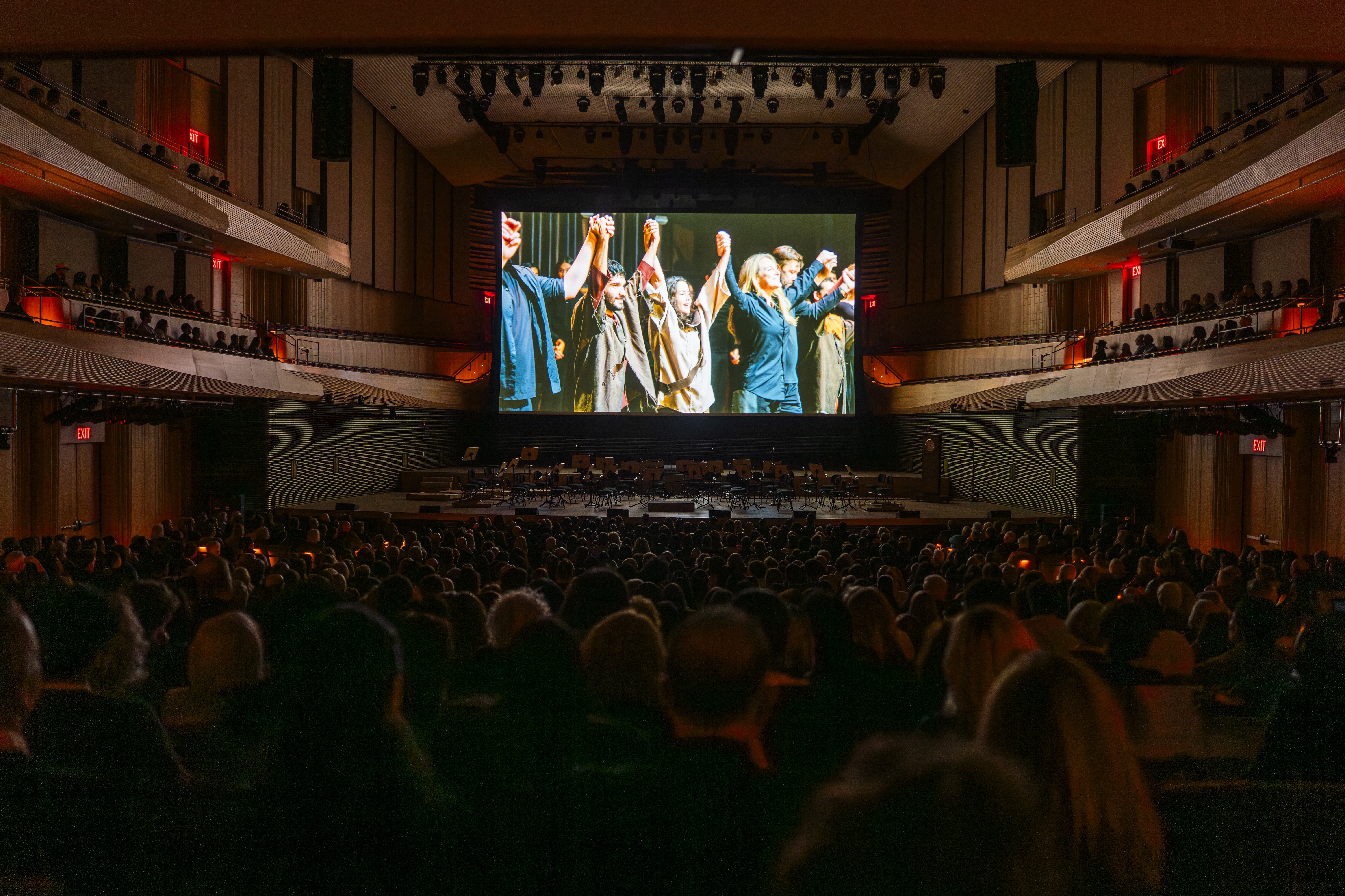 New York Philharmonic hosts premiere of El Canto de Las Manos directed by María Valverde, starting Gustavo Dudamel at David Geffen Hall