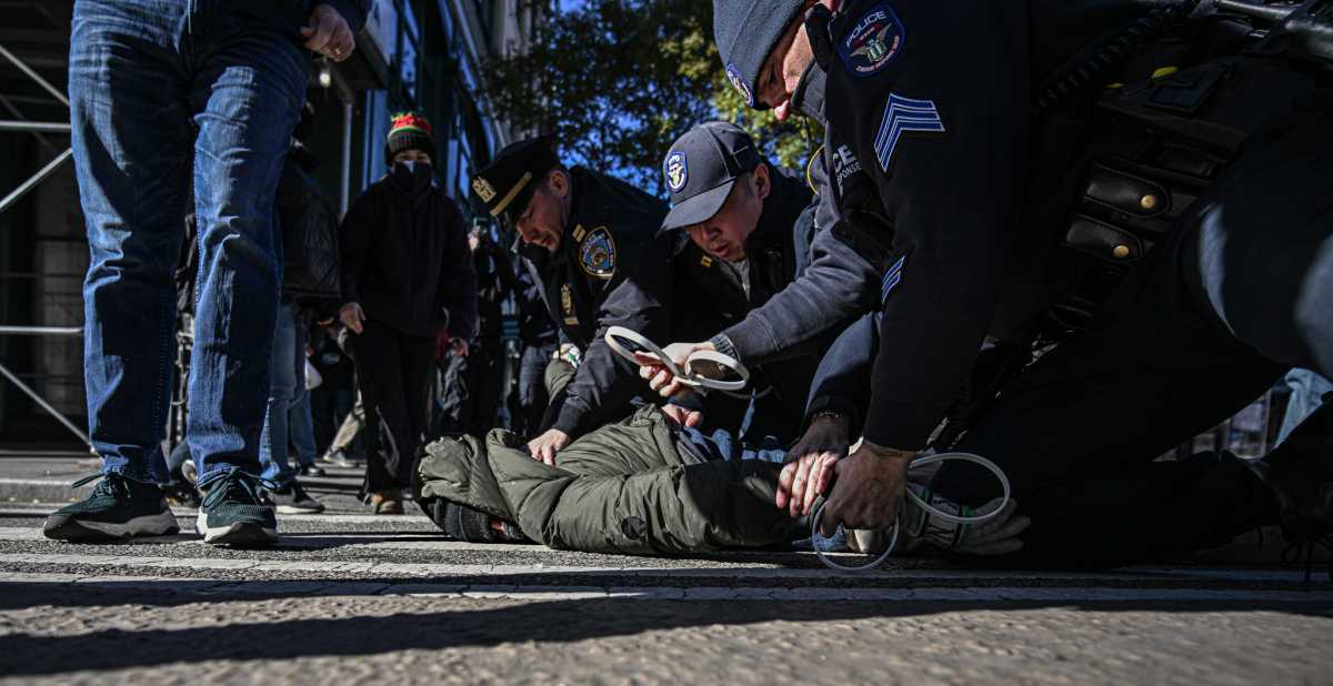 Mayhem on Canal Street: Protesters clash with ICE, NYPD over apparent massive enforcement operation 8