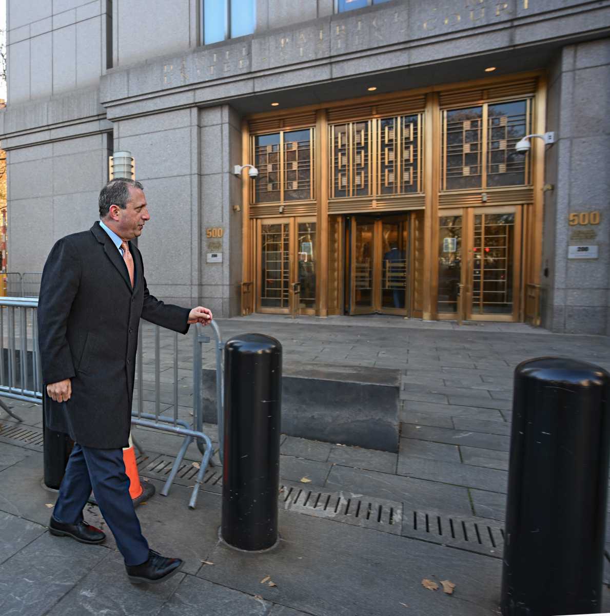 Comptroller Brad Lander risks jail time to take federal government to trial over protest arrest at ICE's Federal Plaza facility 2