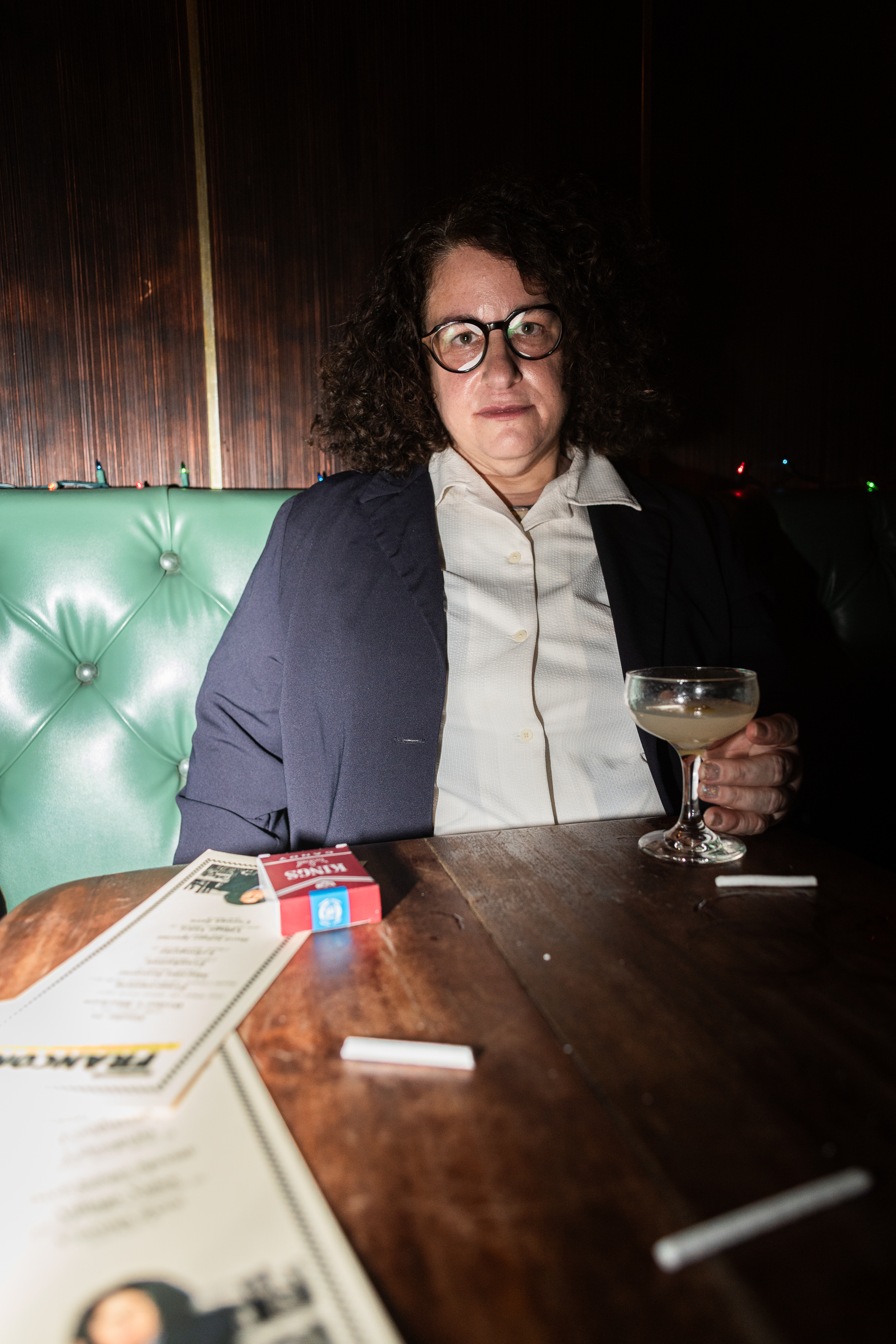 FranCon celebrates NYC's favorite writer, speaker and curmudgeon, Fran Lebowitz 7 woman dressed as fran lebowitz at francon
