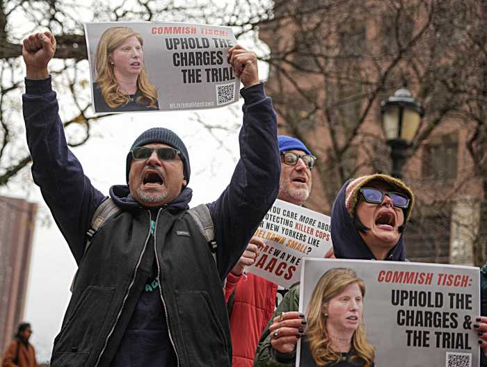 Family of Brooklyn man fatally shot by cop draws 'line in the sand' while demanding that NYPD top cop refuse to drop charges 1