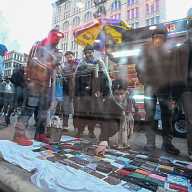 Fear and loathing on Canal Street: How ICE raids in Chinatown have impacted vendors 6 canal street vendors in chinatown subject to NYPD arrests