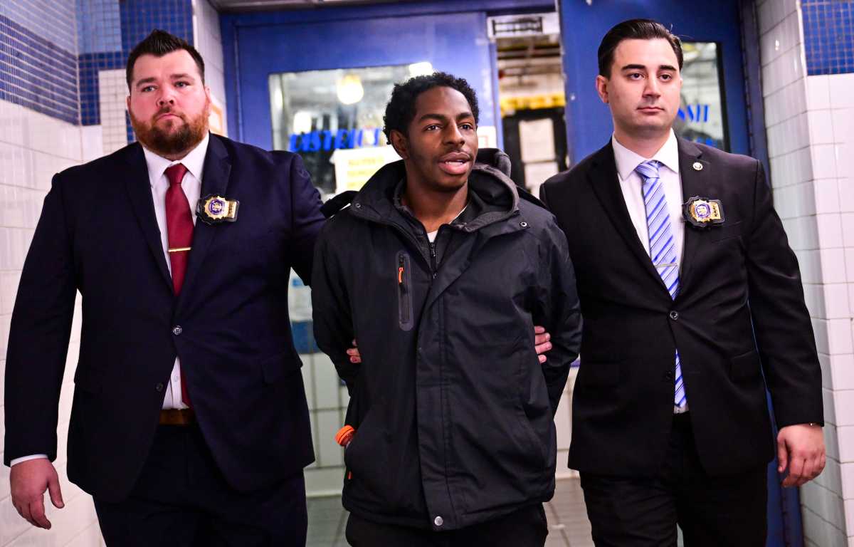 Cops catch man wanted for double slashing at Queens subway station | amNewYork