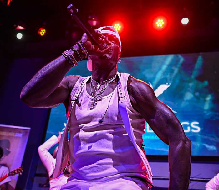 Telling the 'Truth': WWE superstar R-Truth sings for fans in SoHo, reveals health battle 1 WWE Superstar R-Truth performs for fans in Manhattan.