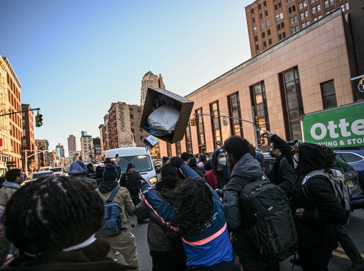 Mayhem on Canal Street: Protesters clash with ICE, NYPD over apparent massive enforcement operation 11