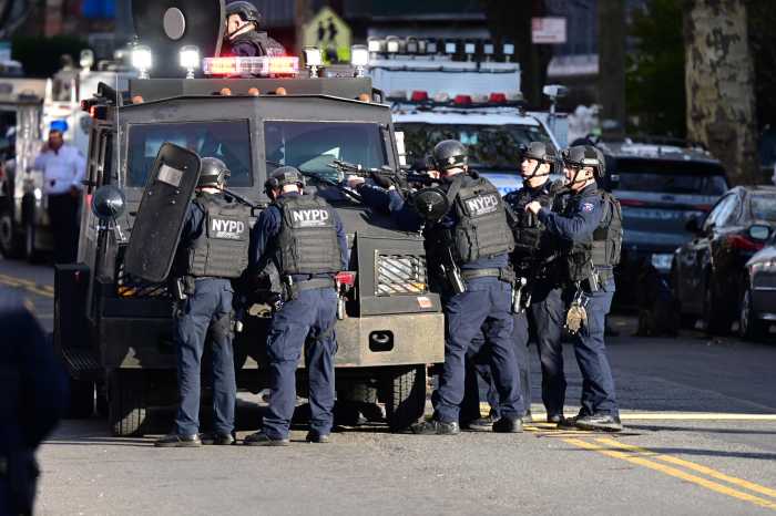 BREAKING: NYPD officer shot in Brooklyn by homicide suspect 2 A police officer has reportedly been shot after confronting a suspect in Brooklyn on Sunday morning.