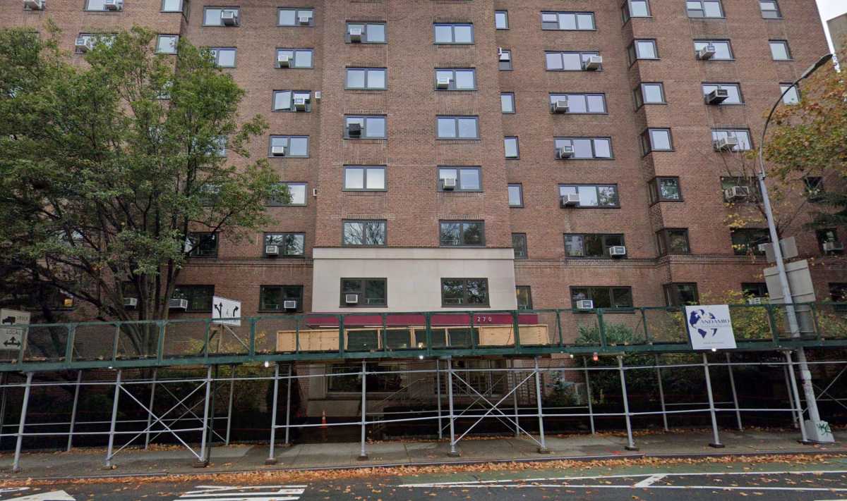 Brooklyn apartment building where dead bodies were found