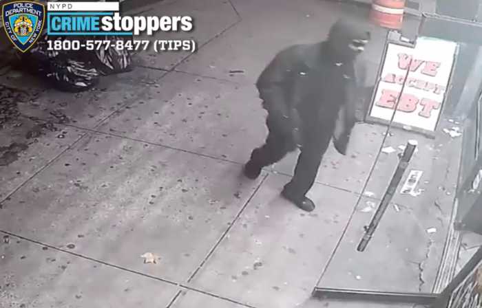Bronx shooting suspect walking into bodega