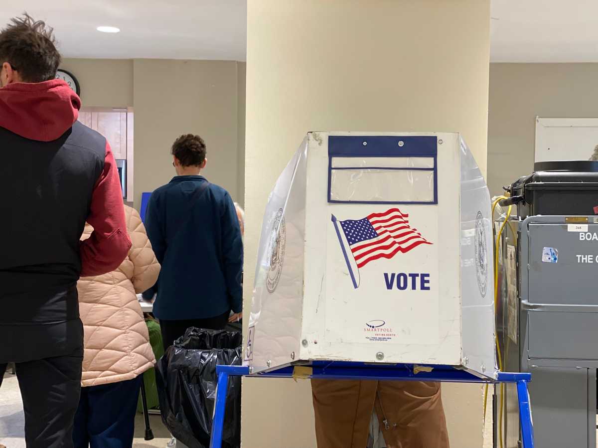 NYC Mayor's Race: Historic turnout of voters hit polls with possibly 2 MILLION ballots shattering years of apathy | amNewYork