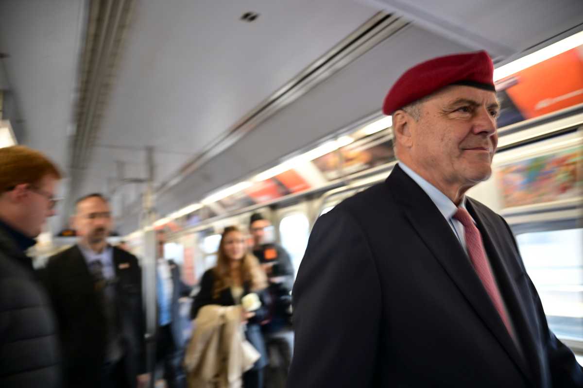 NYC Race for Mayor: Curtis Sliwa heads to the rails and roads during campaign blitz on the eve of Election Day