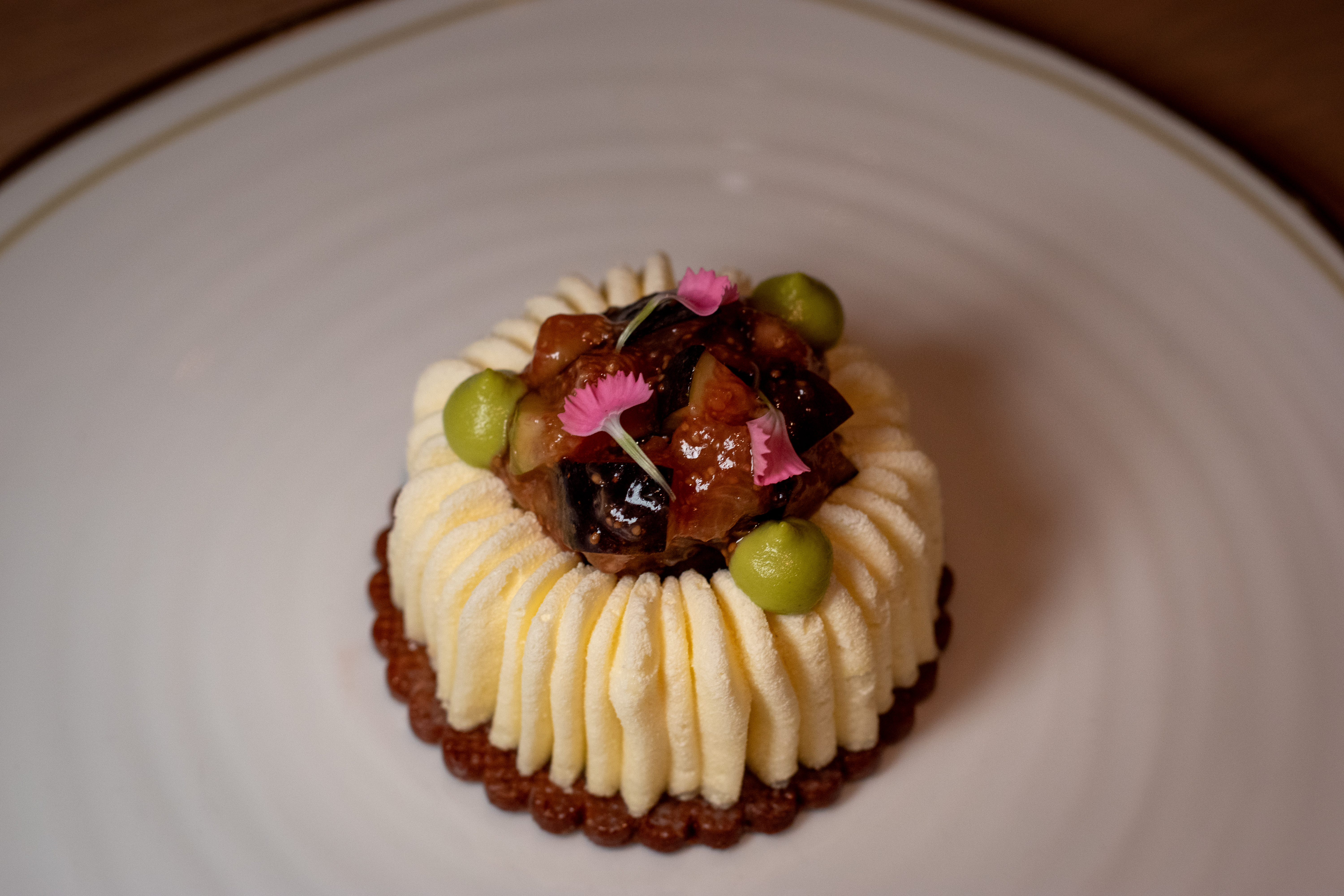 Torta di fromagigio creme fraiche cheescake, figs, Sicilian pistachio