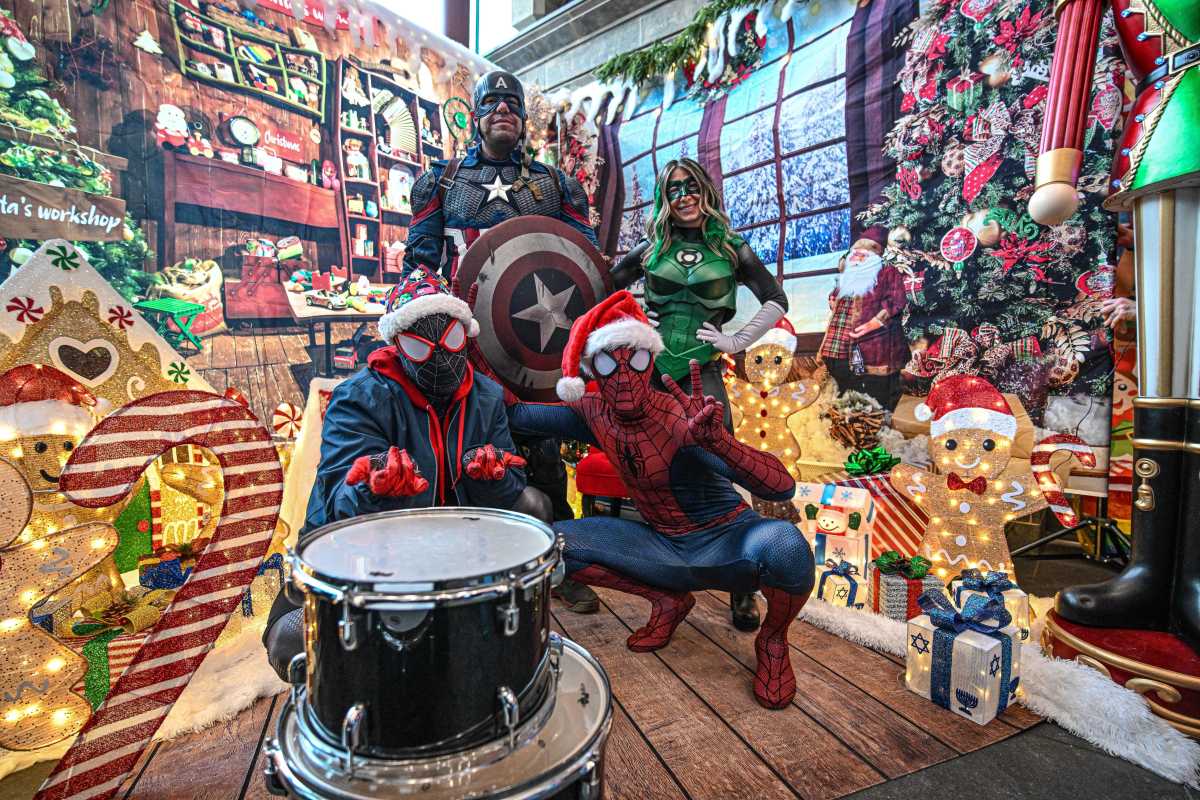 A season of hope: NYPD and Candlelighters deliver holiday joy in Central Park to families impacted by childhood cancer 3