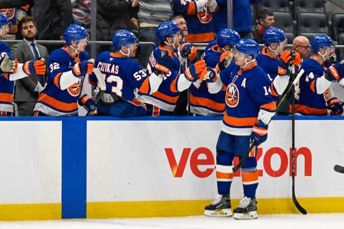 Horvat scores twice, Heineman's shootout winner salvages 5-4 triumph for Islanders 1 Bo Horvat goal Islanders Golden Knights