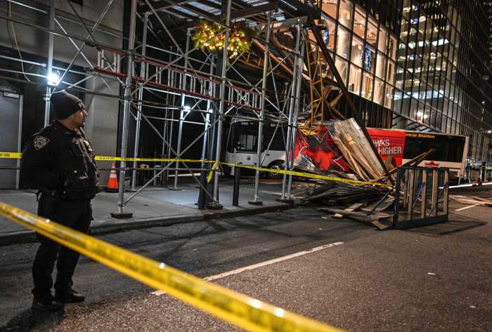 BREAKING: Port Authority bus slams into building in Midtown 2 bus crash into scaffolding