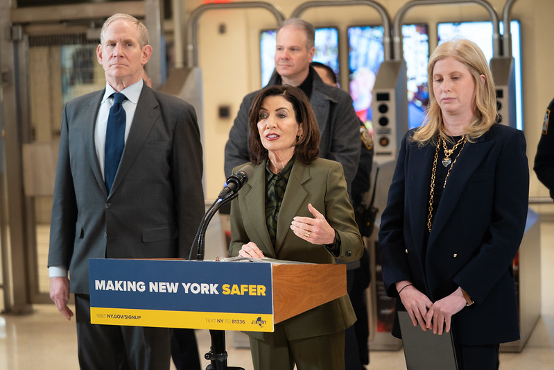 Subway crime drops to lowest level in 16 years, Hochul says, while committing another $77 million for NYPD patrols  amNewYork