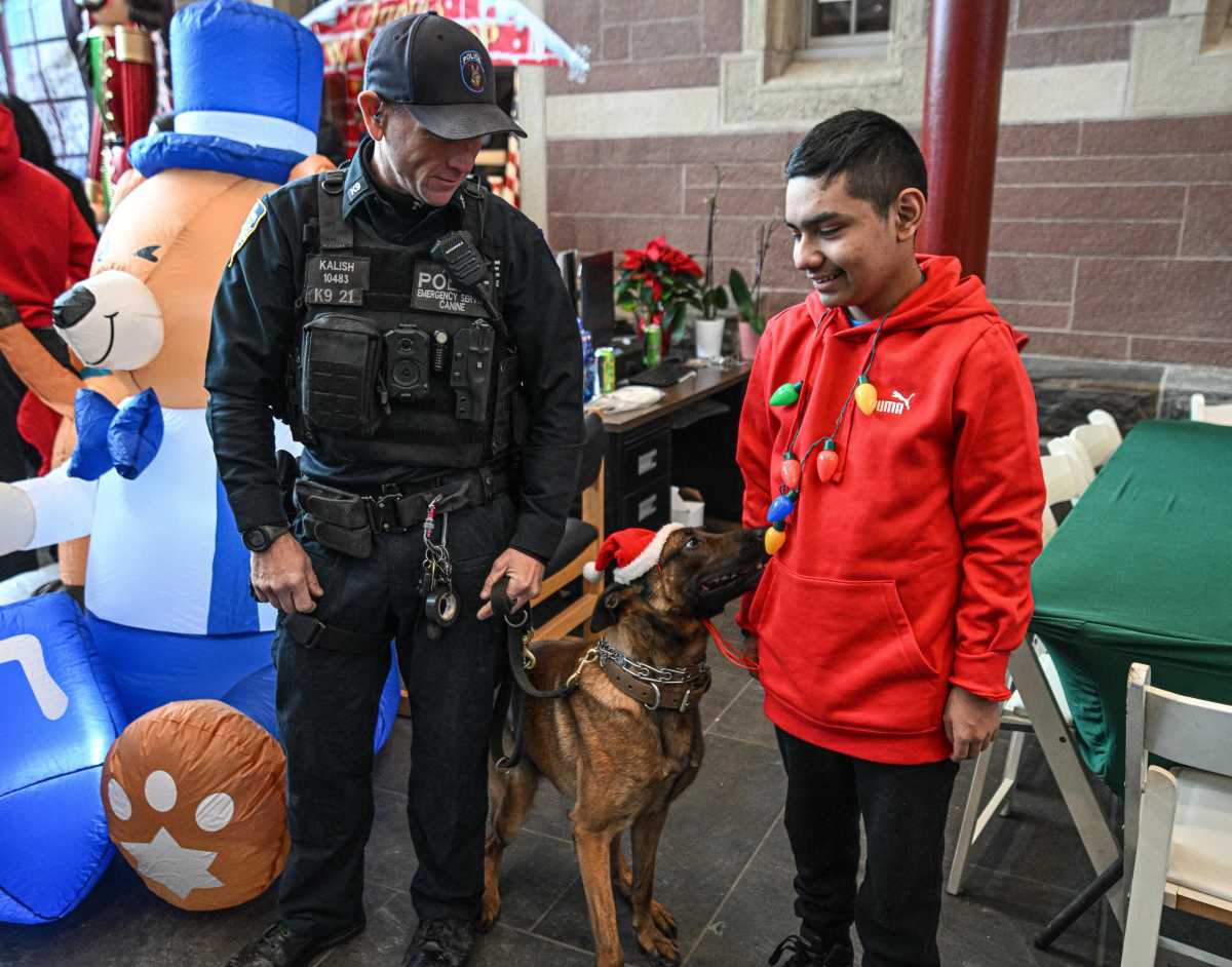 A season of hope: NYPD and Candlelighters deliver holiday joy in Central Park to families impacted by childhood cancer 8