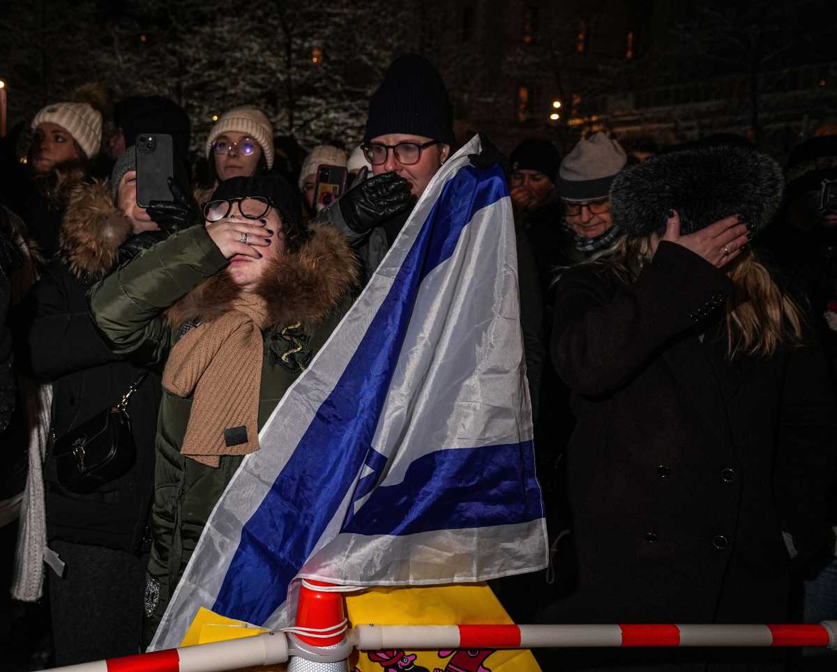 Hanukkah celebrations continue in NYC despite antisemitic terrorist attack in Australia 2 New Yorkers mourn at Hanukkah menorah lighting over the deadly antisemitic attack in Australia.