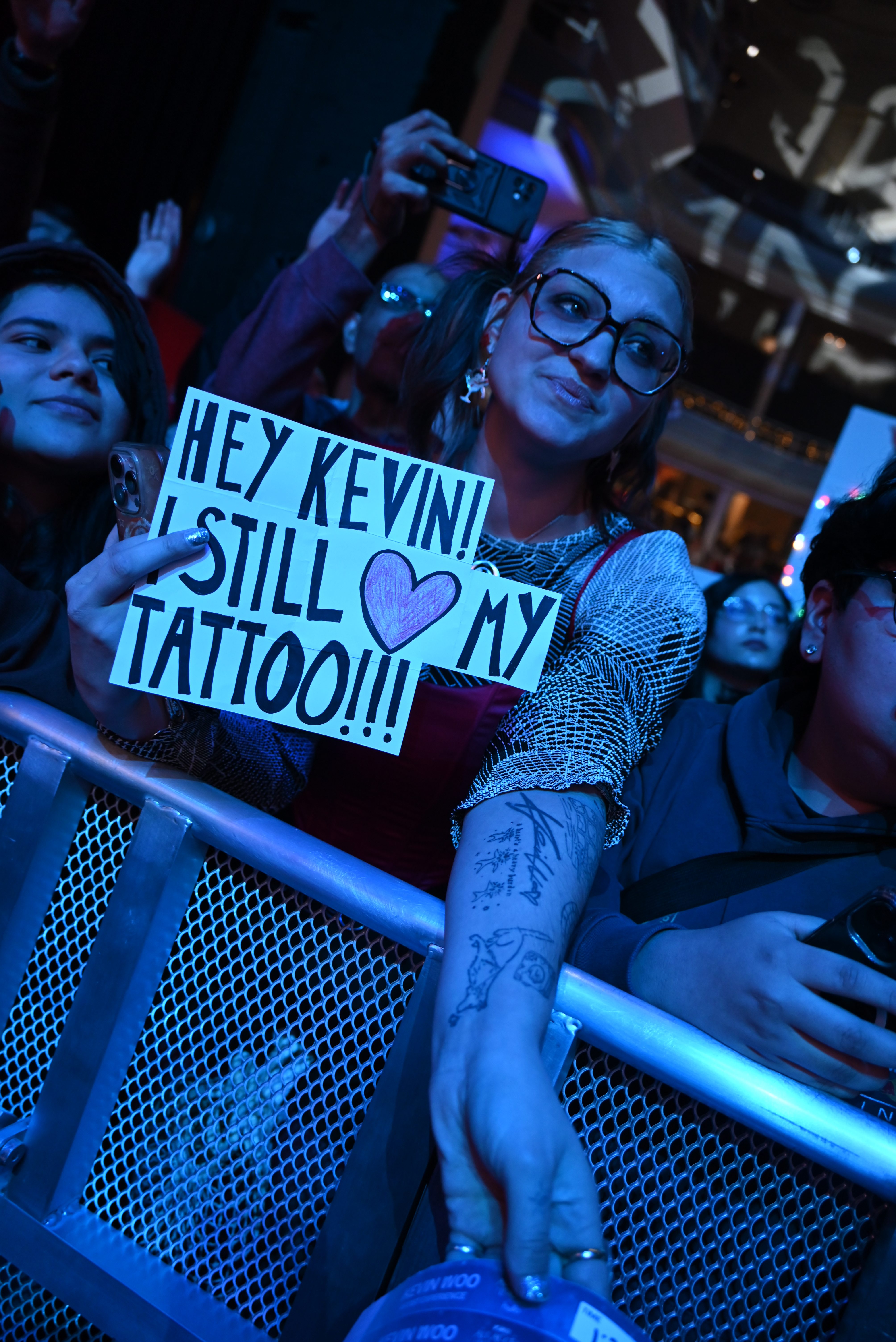 Fans were excited to see Kevin Woo at Jingle Ball.