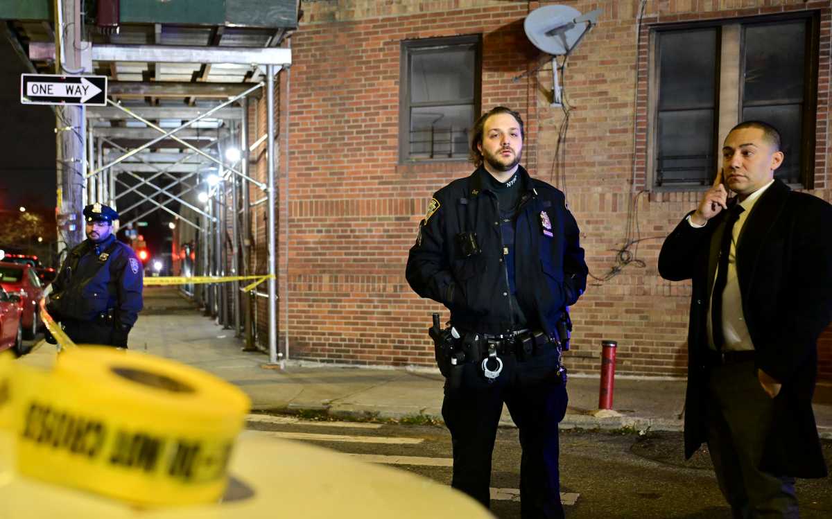 Queens police shooting: Cops kill man who allegedly charged at them with box cutter 3