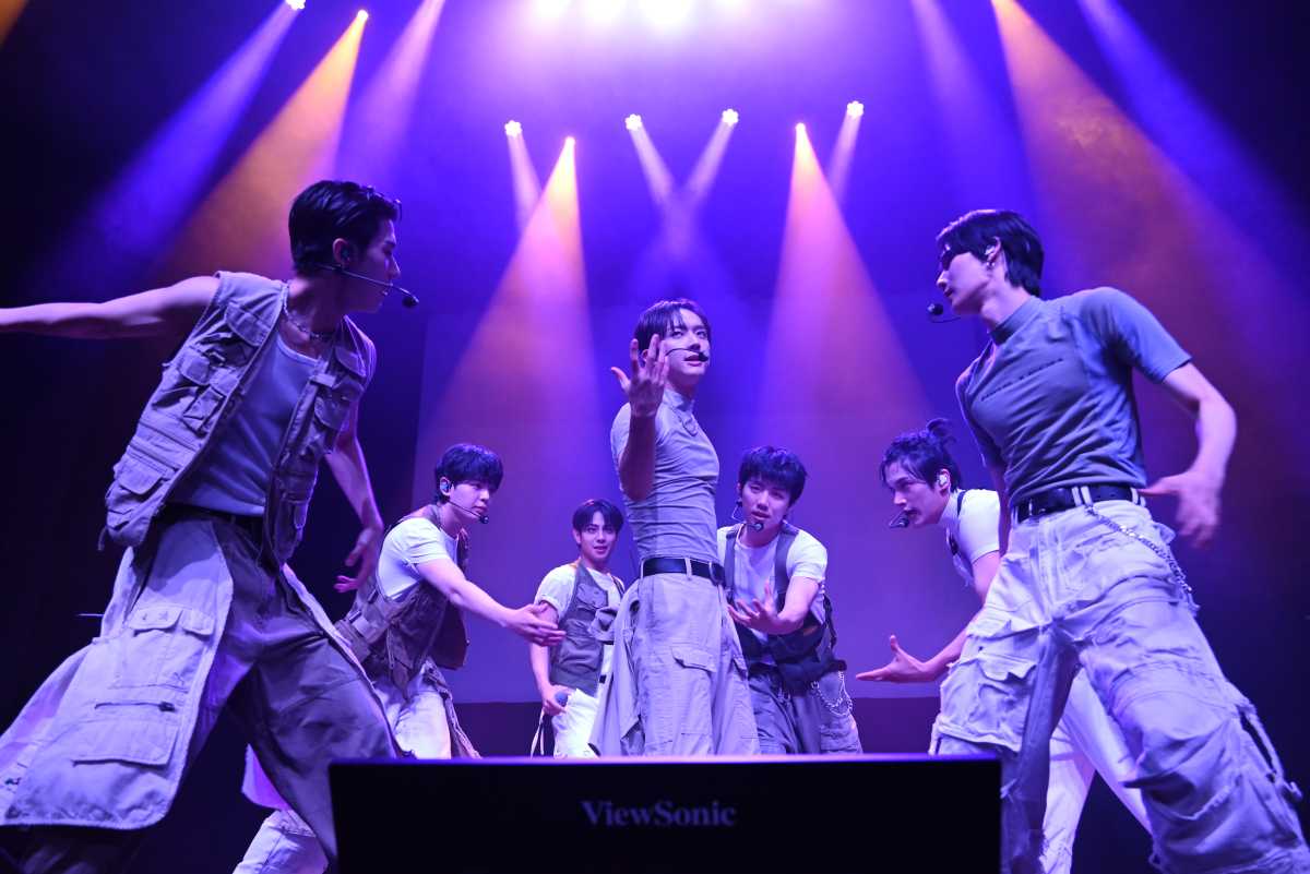 ENVEE recently brought their tour to White Eagle Hall in Jersey City.