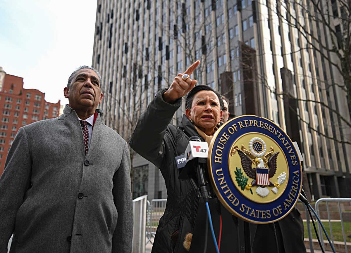 NYC Congress members push bill to stop ICE from arresting immigrants in court, saying operations are 'not American' 6
