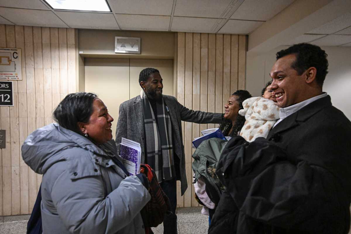 Prayers and sighs of relief: How fear of ICE check-ins at Federal Plaza lead to tense moments for family members and advocates 3