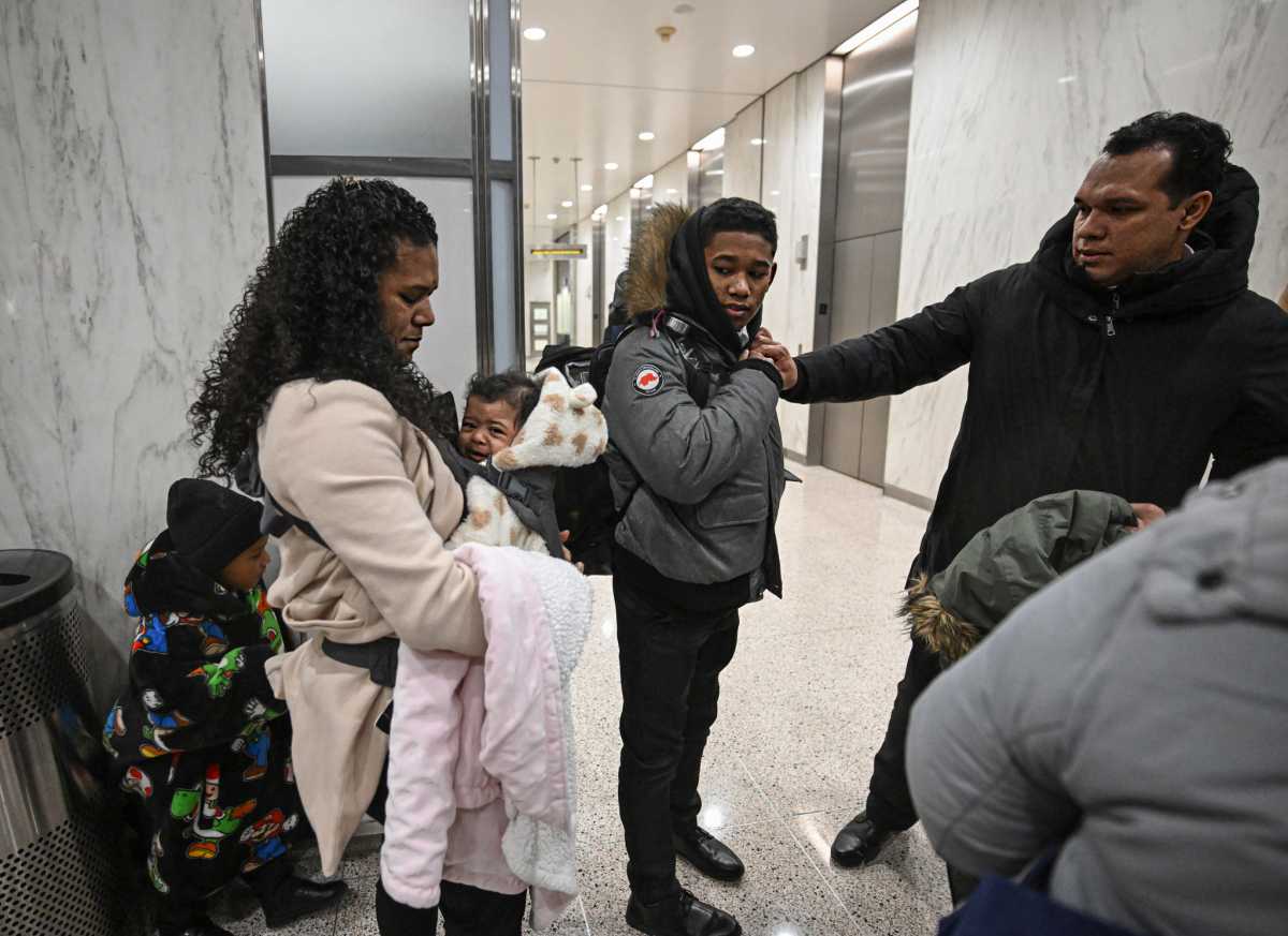 Prayers and sighs of relief: How fear of ICE check-ins at Federal Plaza lead to tense moments for family members and advocates 5