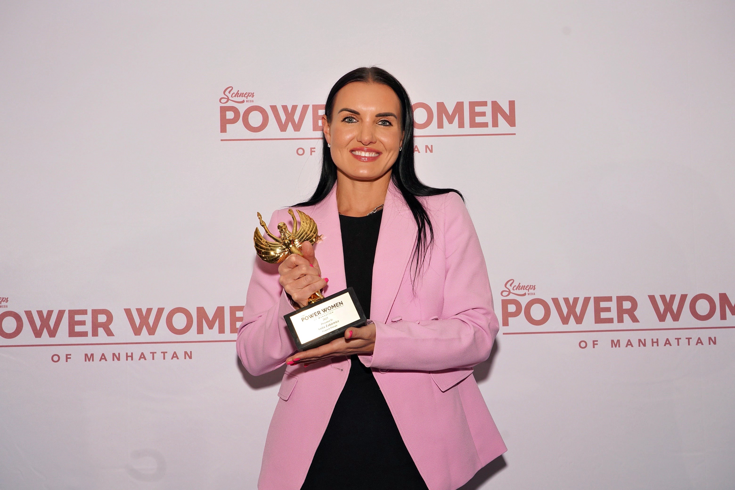 Power Women of Manhattan honorees shine at Schneps Media’s December 3 celebration 3 Anita Zakiewicz, Senior Managing Director of Peapack Private