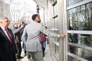 rozier-trusty-nba-courthouse-entrance