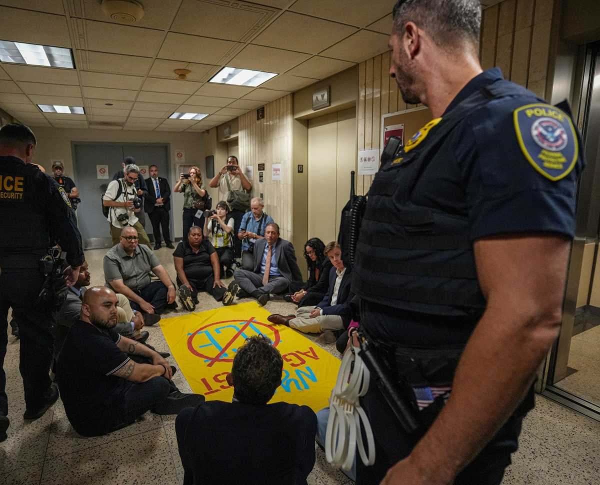 2025 in photos: The year ICE came to New York City 23