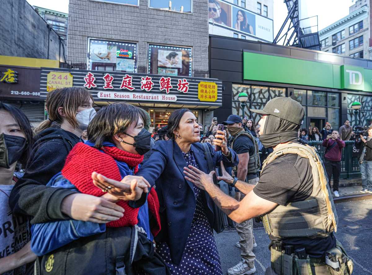 2025 in photos: The year ICE came to New York City 38